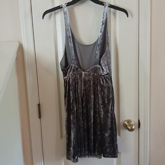 Silver crushed velvet velour Volcom X Georgia May Jagger skater zip dress Sz XS - Picture 3 of 6